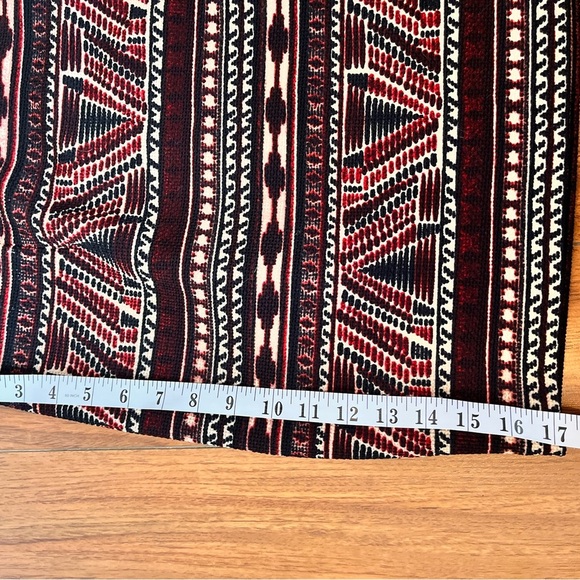 Dynamite Black and Red Patterned Skirt - Picture 7 of 7